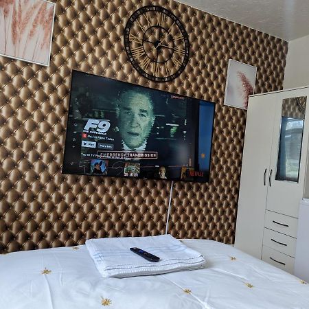 The Saxon Rooms バーキング エクステリア 写真