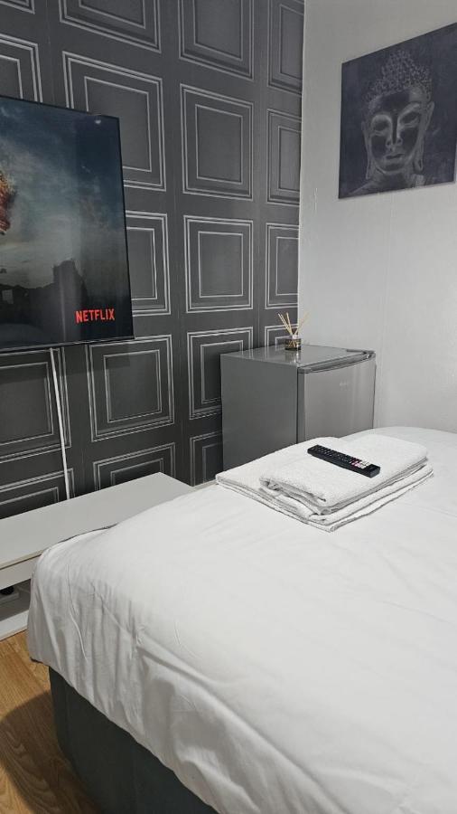 The Saxon Rooms バーキング エクステリア 写真